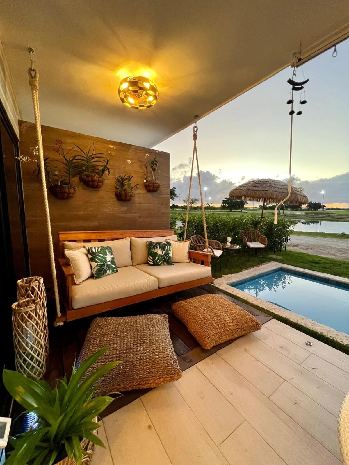 Golf Course View With A Hot Tub Apartamento